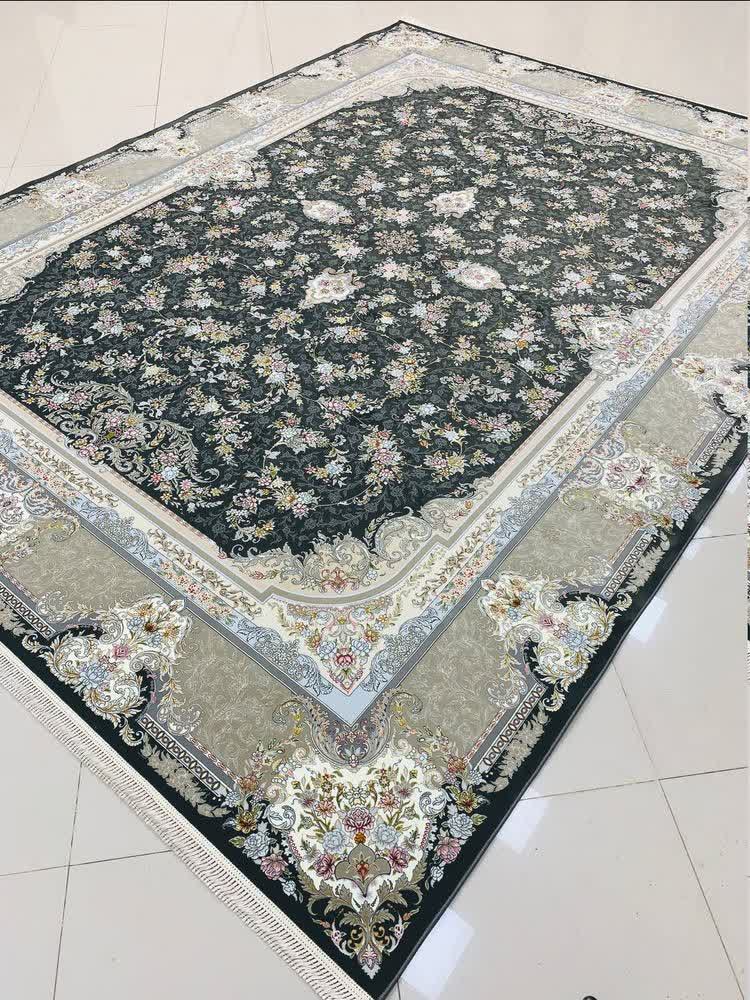 فرش ماشینی 1500 شانه کاشان طرح مهراسا دودی گل برجسته تراکم 4500