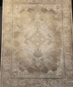 فرش ماشینی 1200 شانه کاشان طرح وینتیج خشتی کرم نسکافه ای گل برجسته